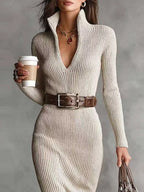 Hazel™ | Robe-pull midi côtelée à col en V
