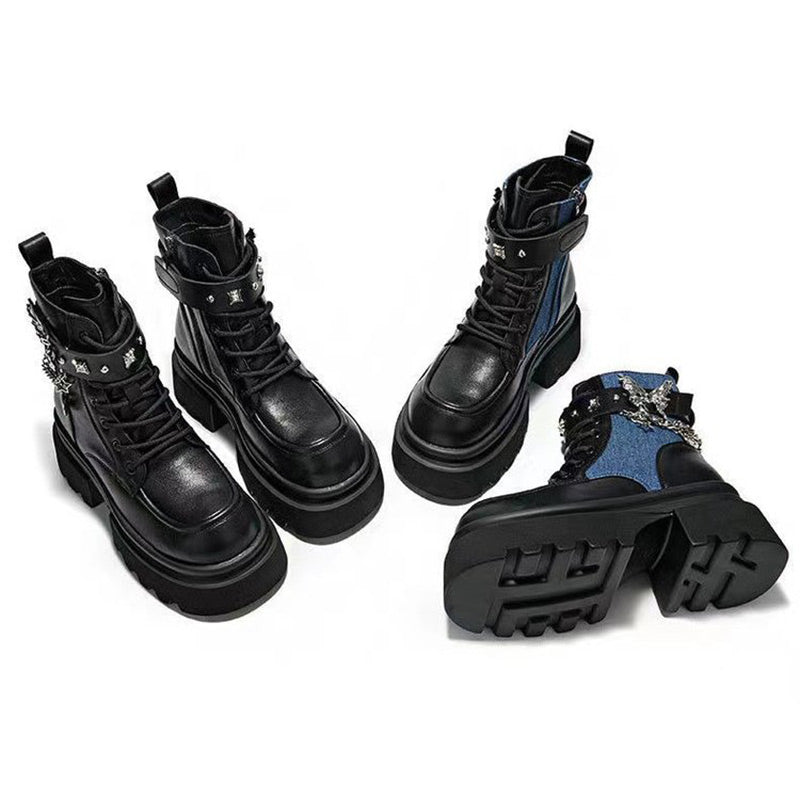 Stiefel mit runder Kappe und Schmetterlingsketten-Akzent