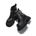 Stiefel mit runder Kappe und Schmetterlingsketten-Akzent