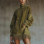 Jetzt im Trend – Lässiges Rollkragenkleid mit Taschen und Quastensaum