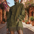 Jetzt im Trend – Lässiges Rollkragenkleid mit Taschen und Quastensaum